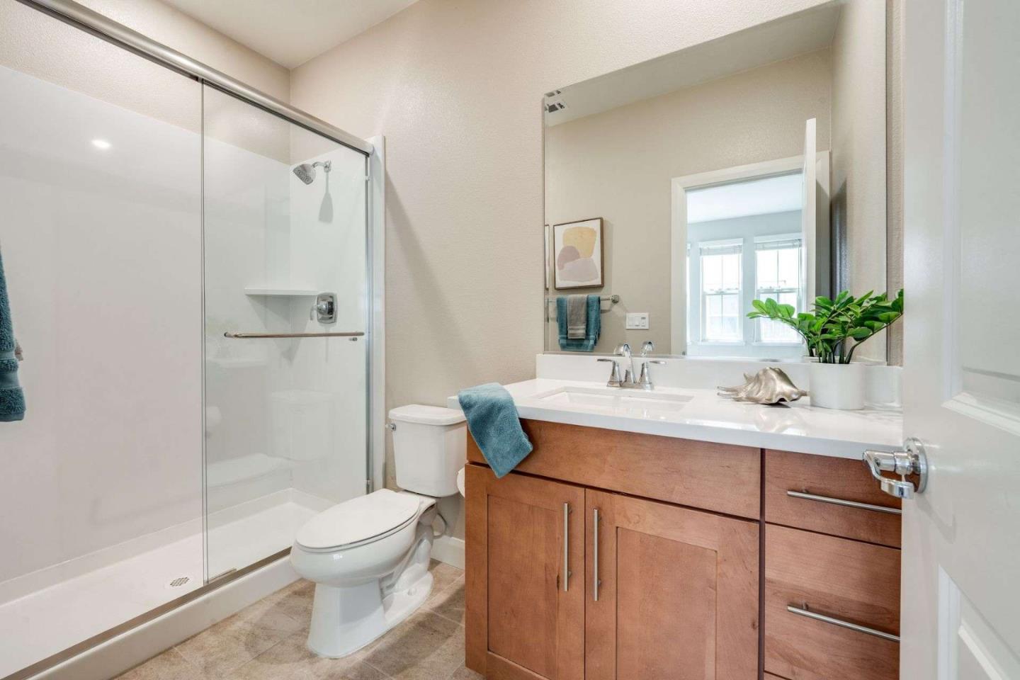 Detail Gallery Image 7 of 41 For 1573 Hidden Creek Ln, Milpitas,  CA 95035 - 4 Beds | 3/1 Baths