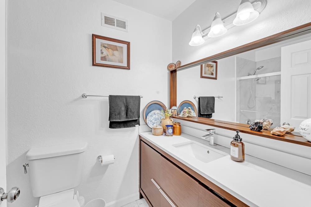 Detail Gallery Image 10 of 15 For 121 Kenbrook Cir, San Jose,  CA 95111 - 1 Beds | 1 Baths