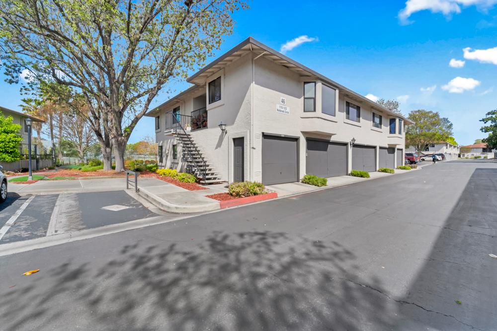 Detail Gallery Image 2 of 15 For 121 Kenbrook Cir, San Jose,  CA 95111 - 1 Beds | 1 Baths