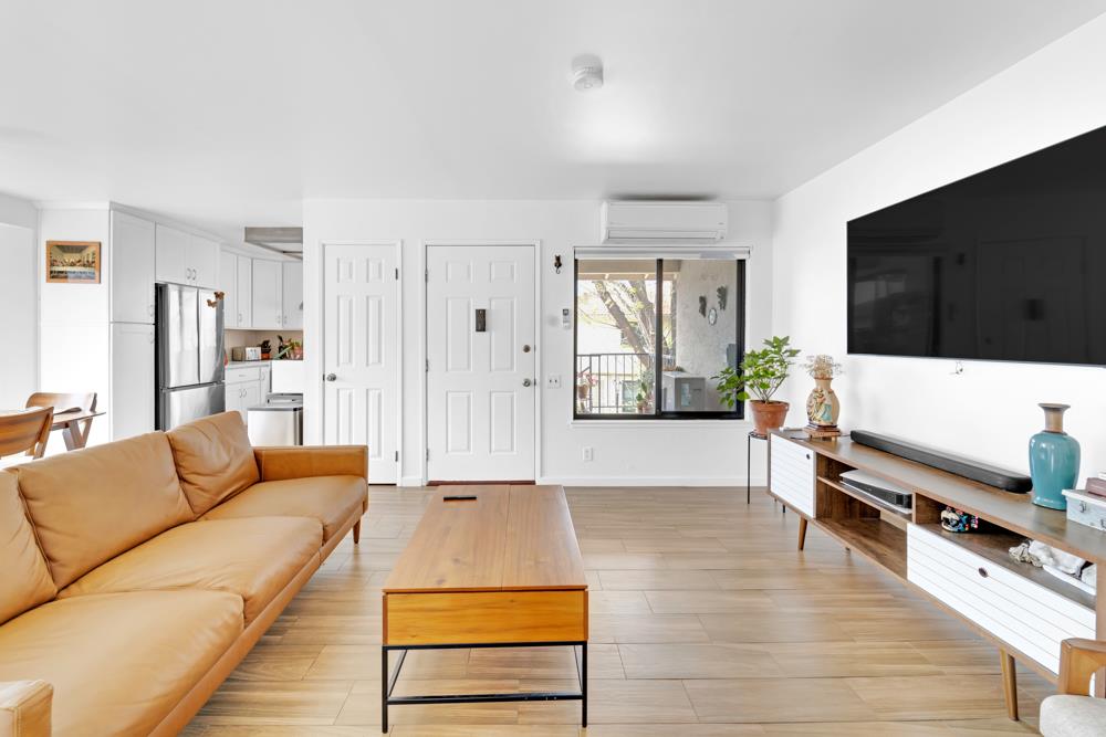 Detail Gallery Image 4 of 15 For 121 Kenbrook Cir, San Jose,  CA 95111 - 1 Beds | 1 Baths