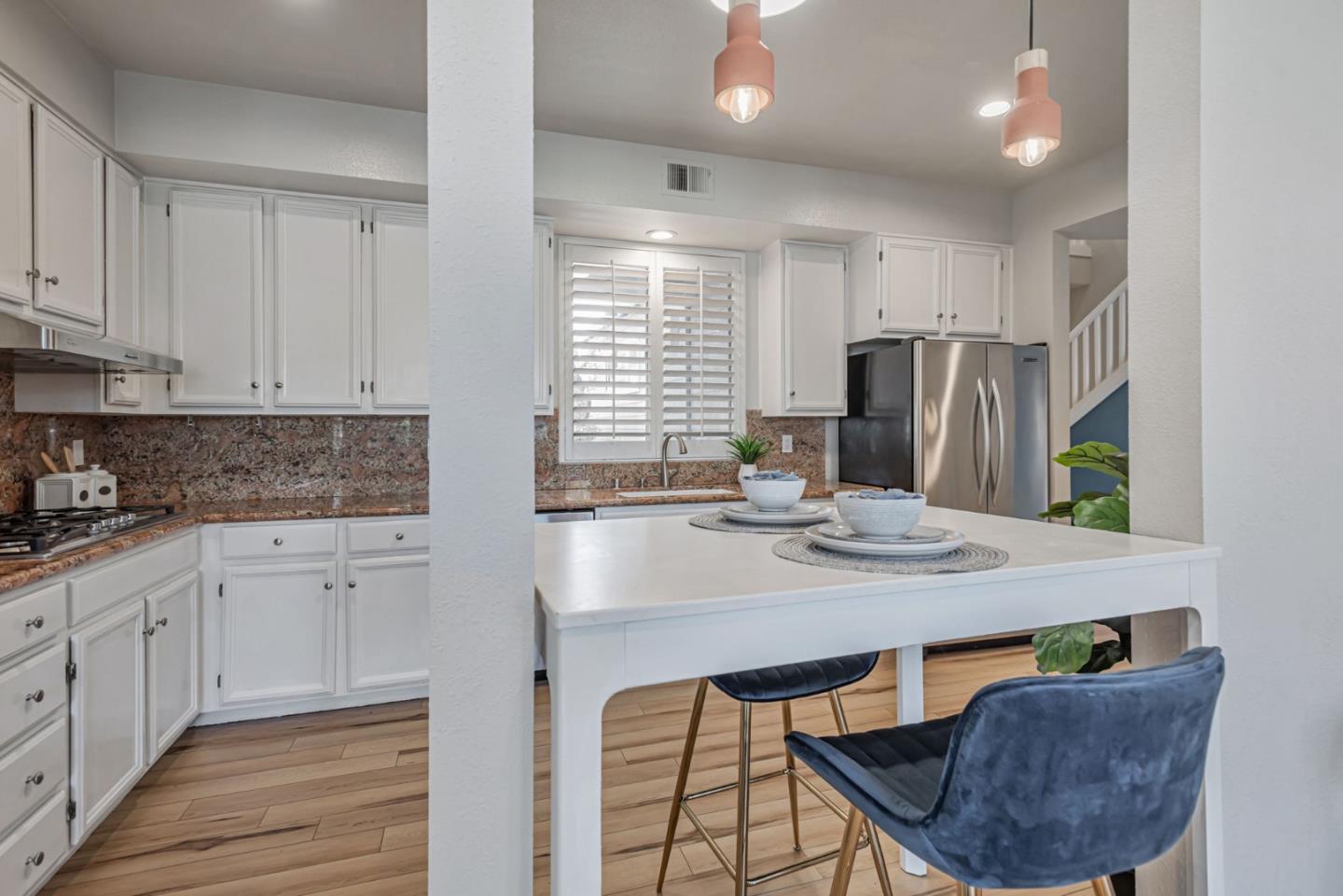 Detail Gallery Image 15 of 60 For 706 Mendocino Way, Redwood City,  CA 94065 - 3 Beds | 2/1 Baths