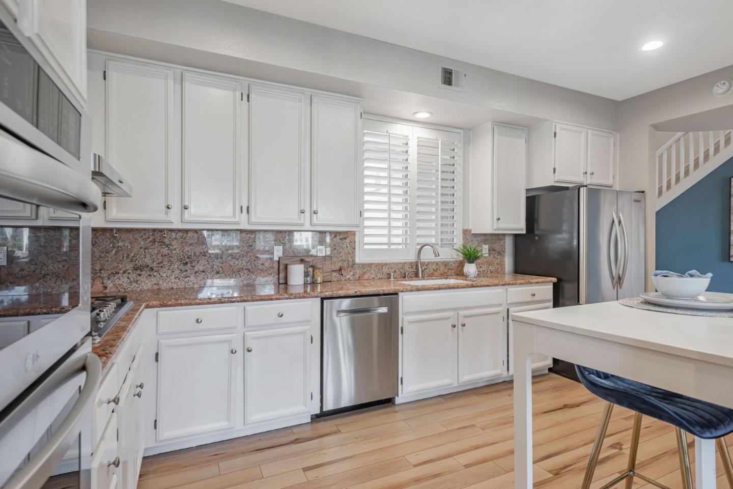Detail Gallery Image 16 of 60 For 706 Mendocino Way, Redwood City,  CA 94065 - 3 Beds | 2/1 Baths