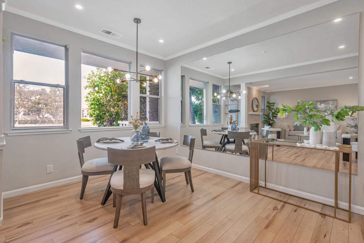 Detail Gallery Image 19 of 60 For 706 Mendocino Way, Redwood City,  CA 94065 - 3 Beds | 2/1 Baths