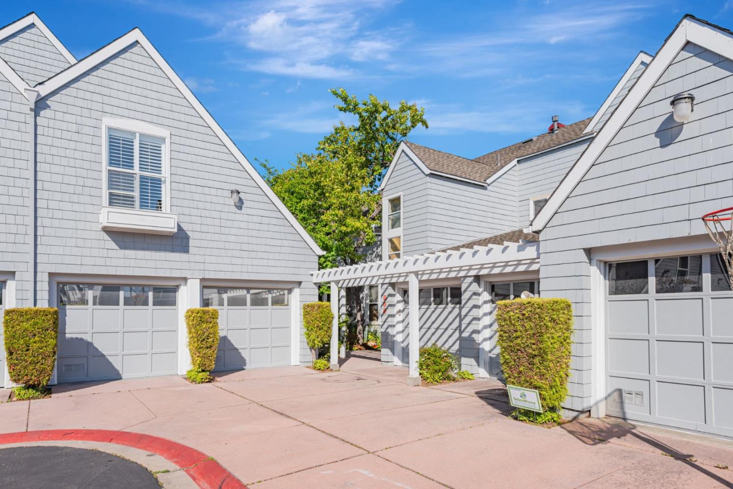 Detail Gallery Image 2 of 60 For 706 Mendocino Way, Redwood City,  CA 94065 - 3 Beds | 2/1 Baths