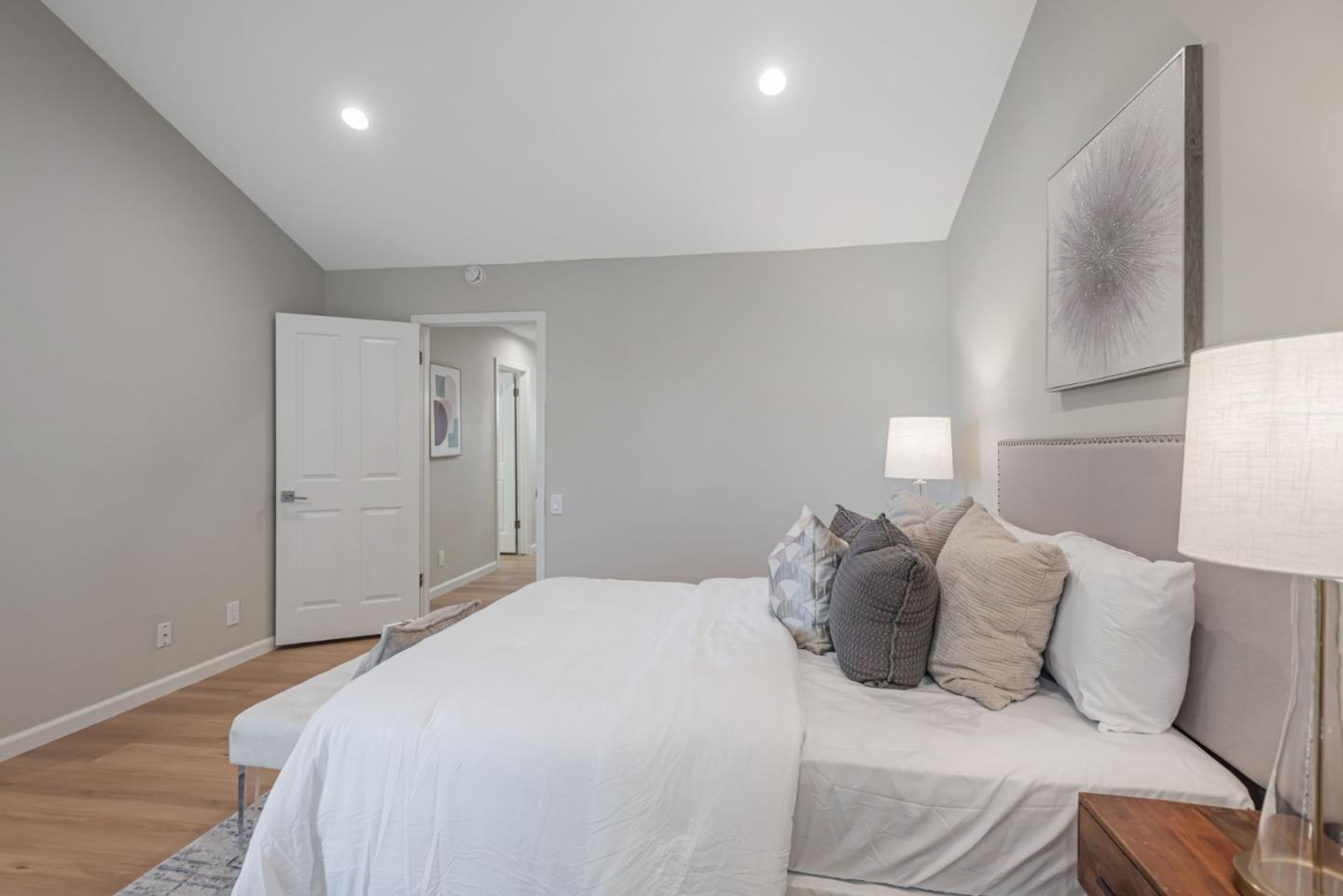 Detail Gallery Image 32 of 60 For 706 Mendocino Way, Redwood City,  CA 94065 - 3 Beds | 2/1 Baths