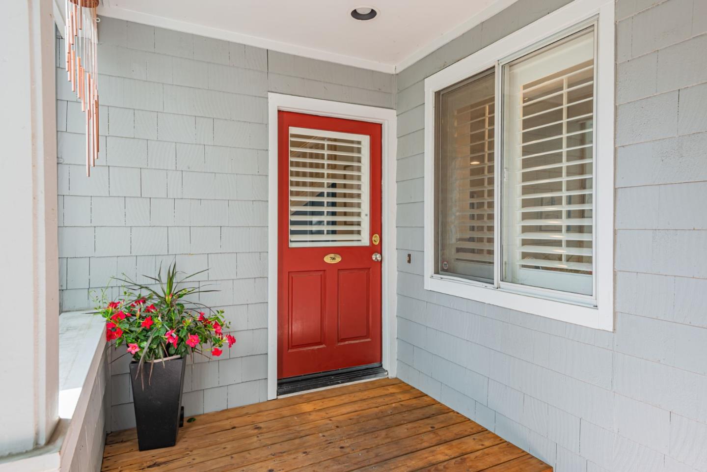 Detail Gallery Image 4 of 60 For 706 Mendocino Way, Redwood City,  CA 94065 - 3 Beds | 2/1 Baths