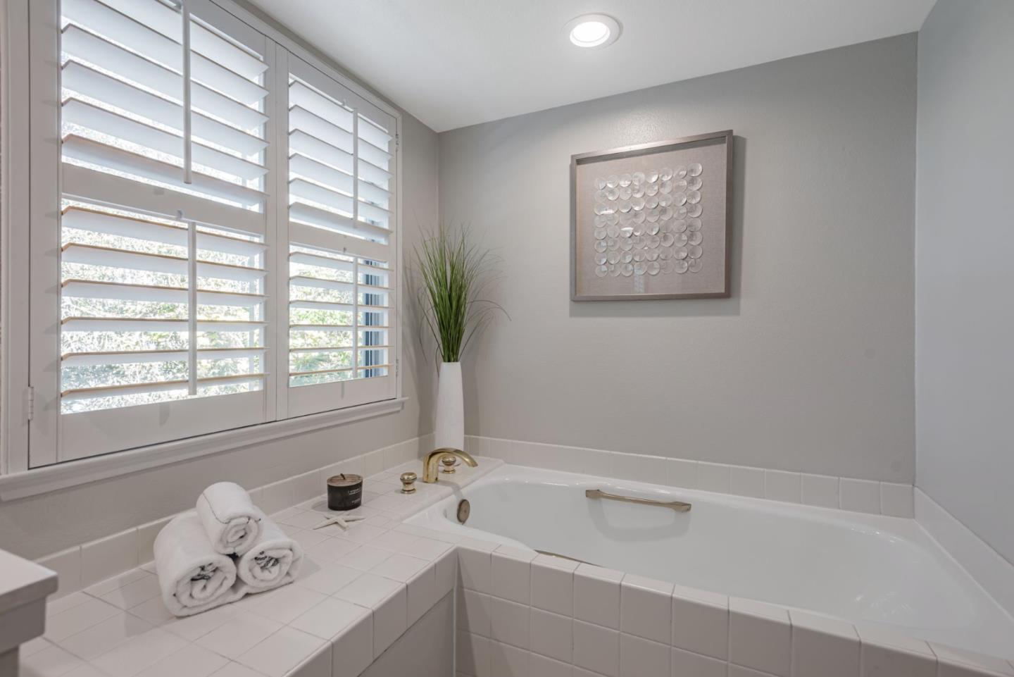 Detail Gallery Image 41 of 60 For 706 Mendocino Way, Redwood City,  CA 94065 - 3 Beds | 2/1 Baths