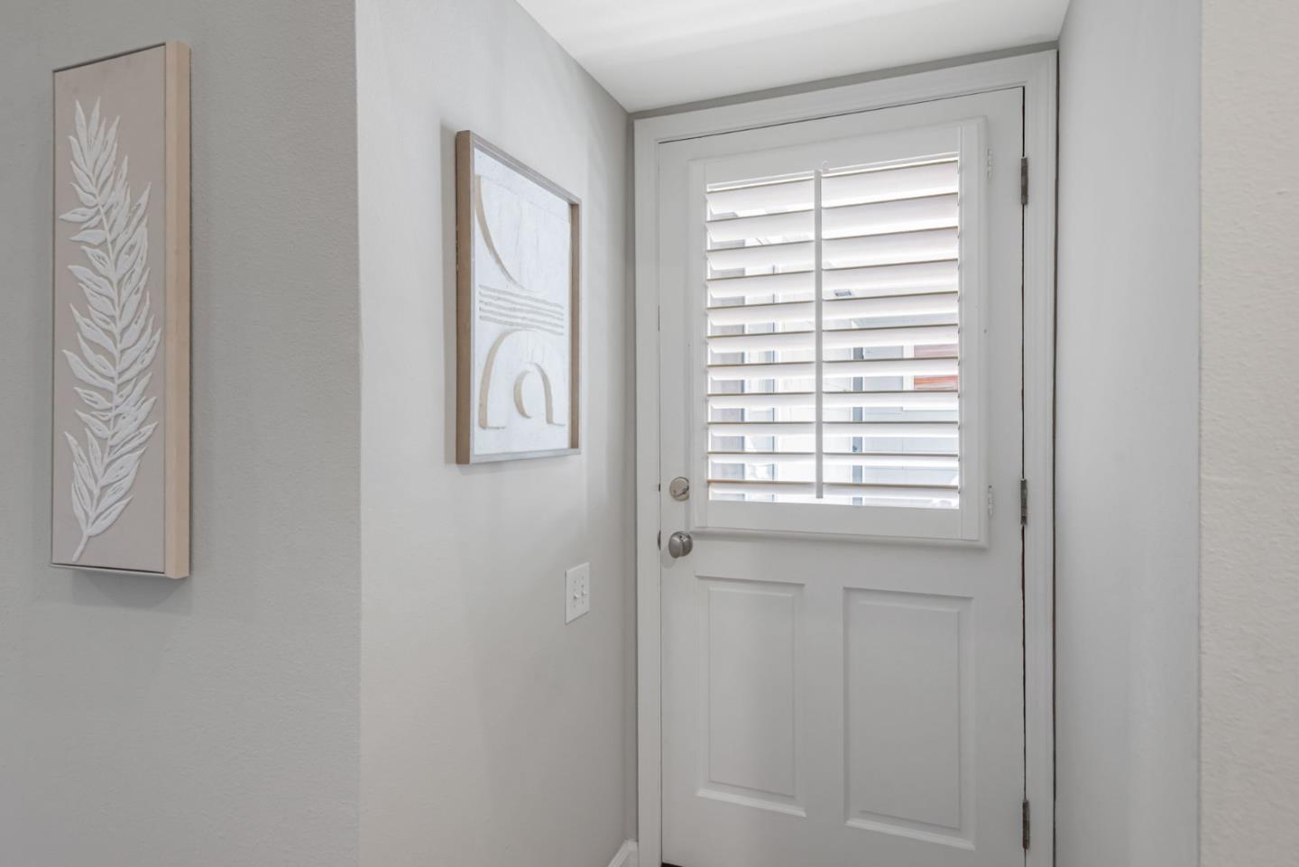 Detail Gallery Image 5 of 60 For 706 Mendocino Way, Redwood City,  CA 94065 - 3 Beds | 2/1 Baths