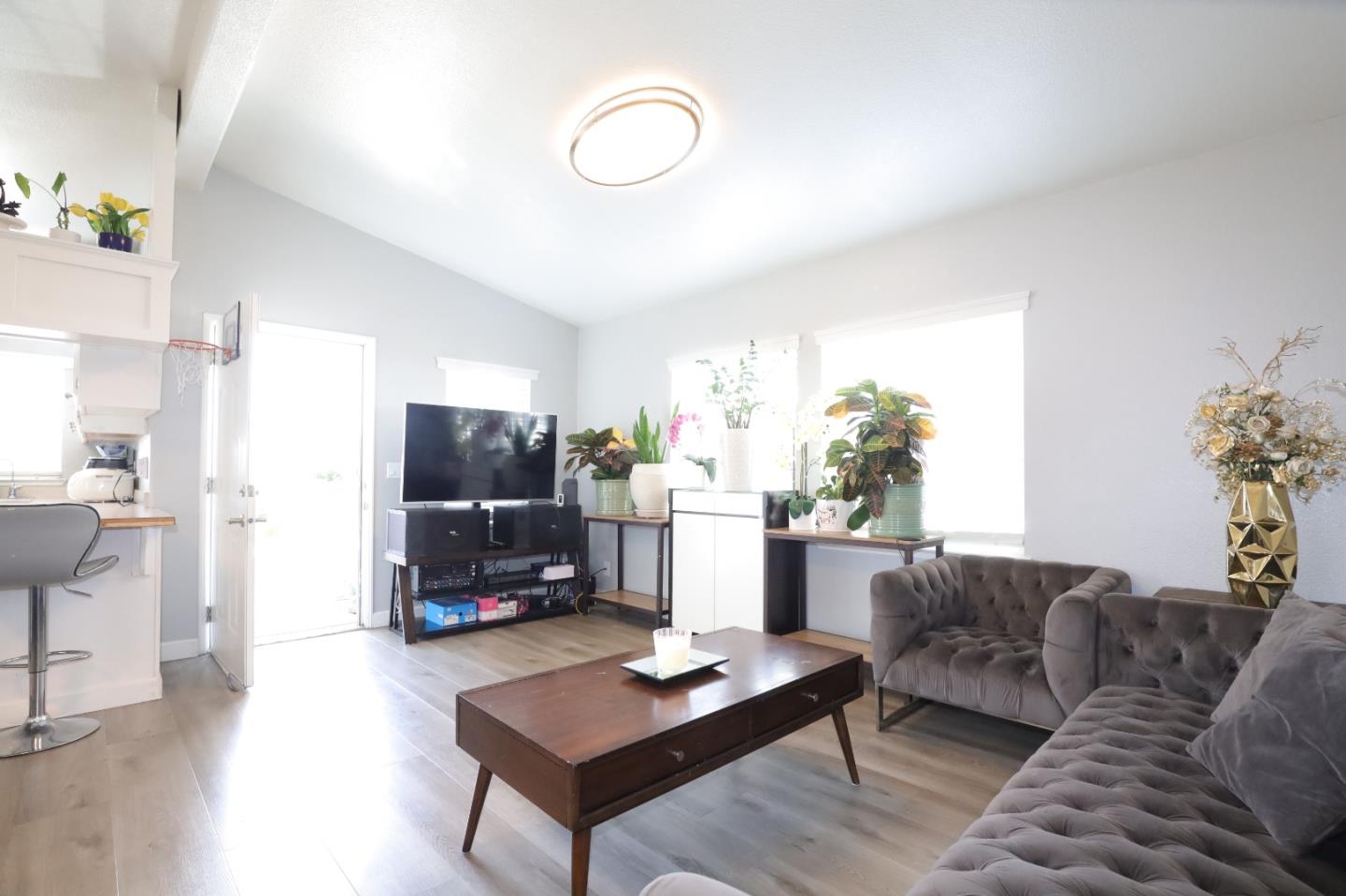 Detail Gallery Image 23 of 27 For 2600 Senter Rd #109,  San Jose,  CA 95111 - 3 Beds | 2 Baths