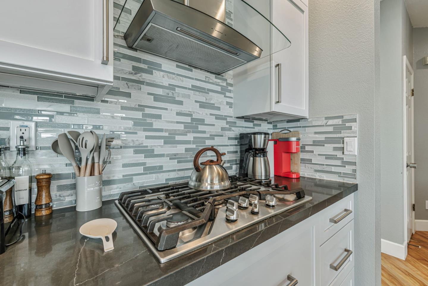 Detail Gallery Image 16 of 46 For 2072 Windward Pt, Discovery Bay,  CA 94505 - 4 Beds | 3 Baths