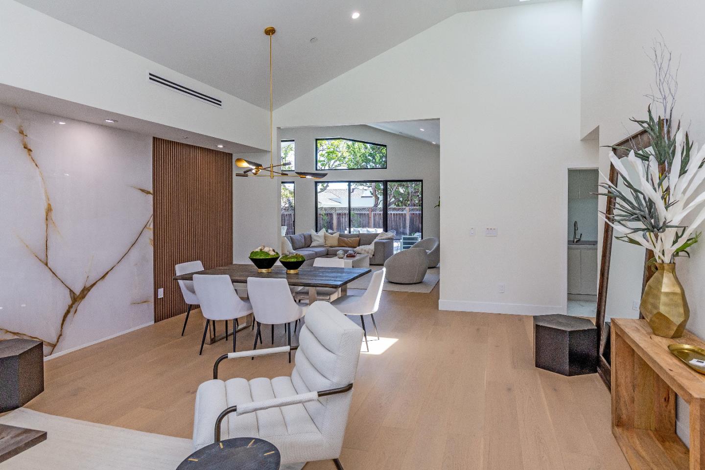 Detail Gallery Image 10 of 47 For 12766 Saratoga Creek Dr, Saratoga,  CA 95070 - 5 Beds | 4/1 Baths