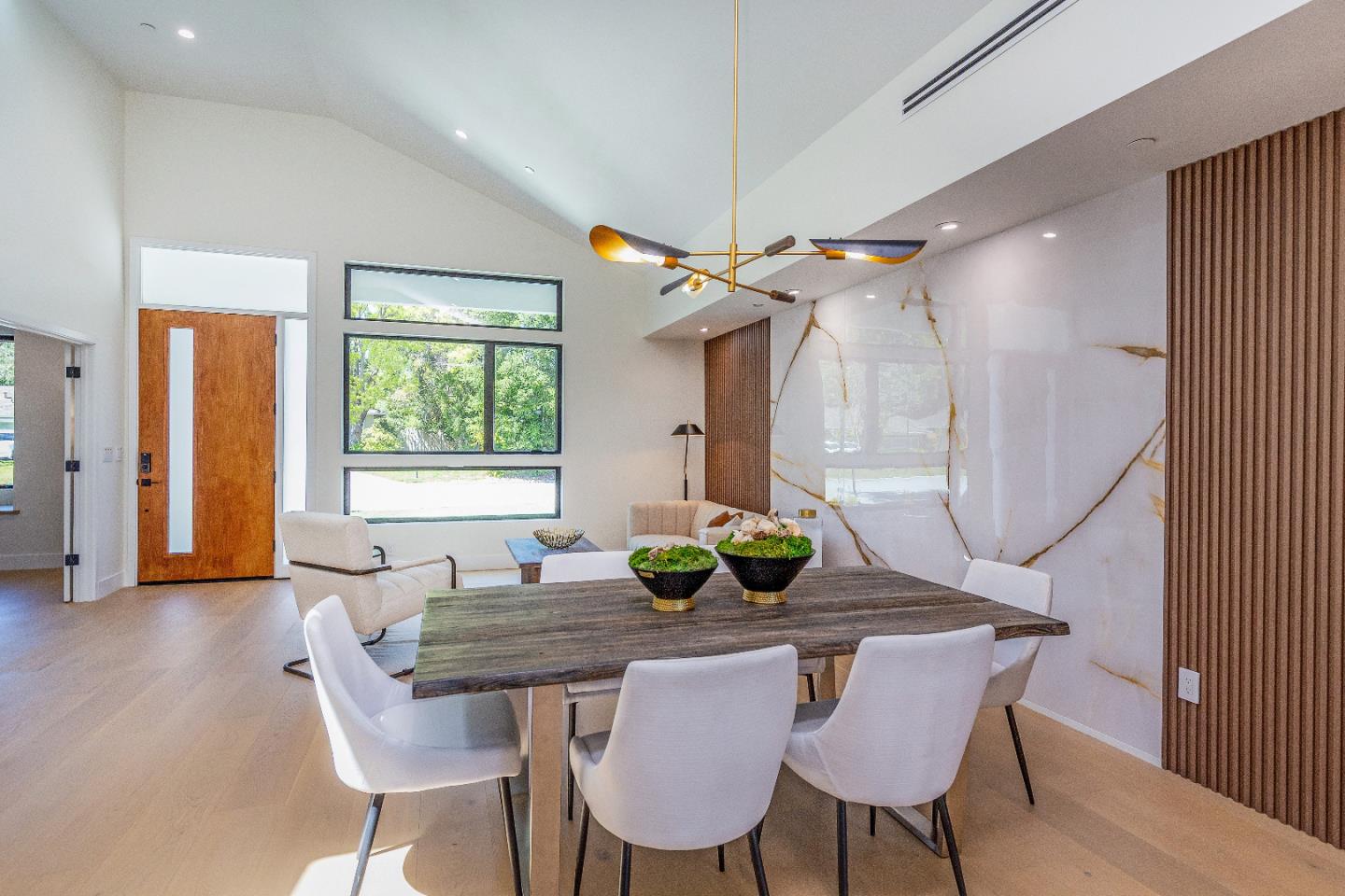 Detail Gallery Image 11 of 47 For 12766 Saratoga Creek Dr, Saratoga,  CA 95070 - 5 Beds | 4/1 Baths