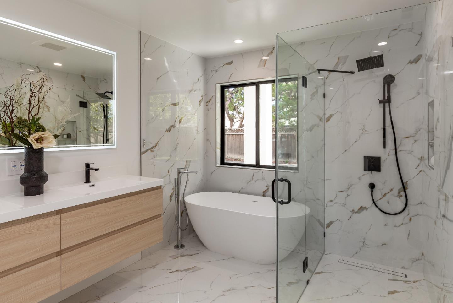 Detail Gallery Image 23 of 47 For 12766 Saratoga Creek Dr, Saratoga,  CA 95070 - 5 Beds | 4/1 Baths