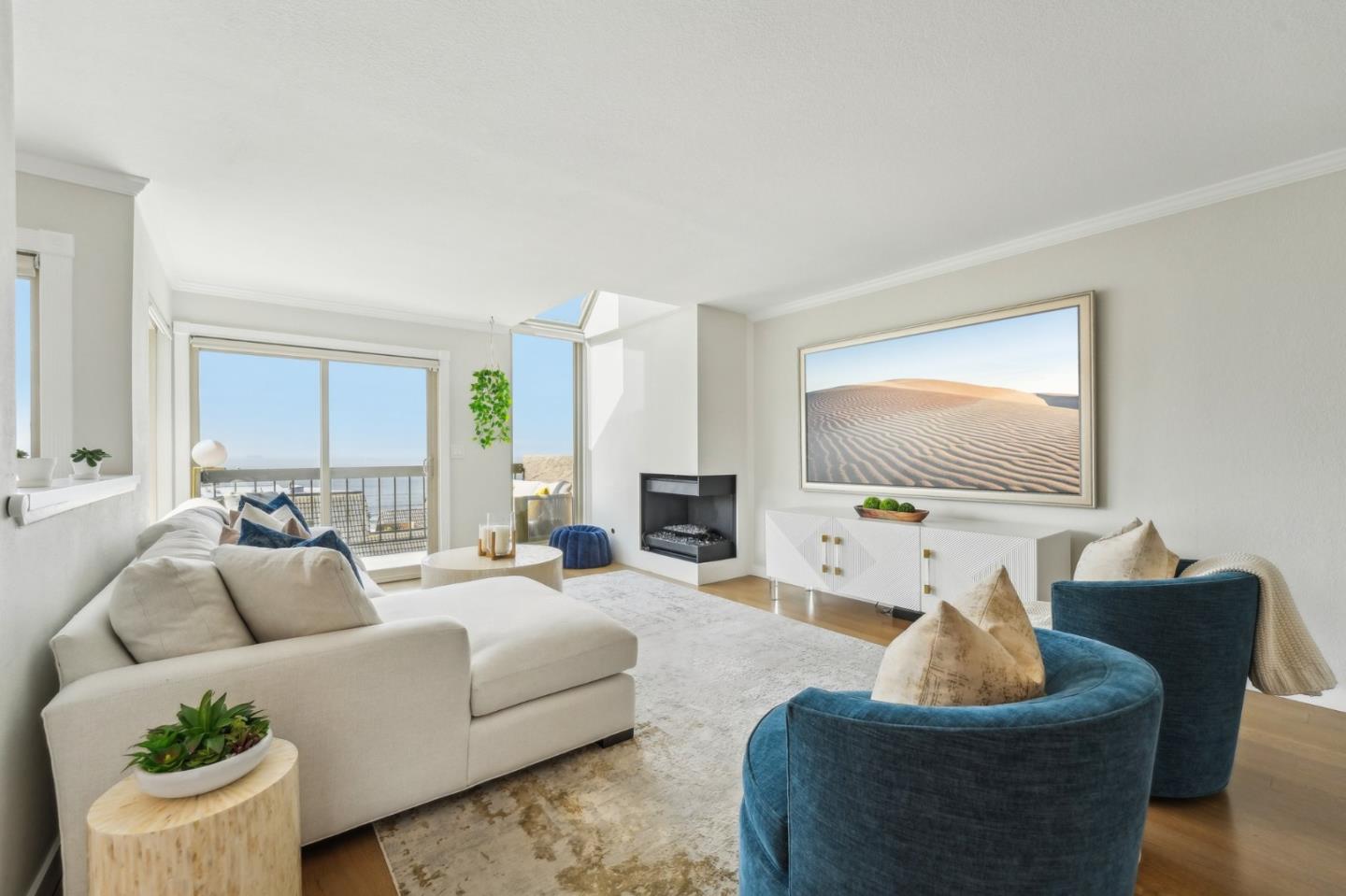 Detail Gallery Image 13 of 68 For 415 Roberts Rd, Pacifica,  CA 94044 - 2 Beds | 2/1 Baths