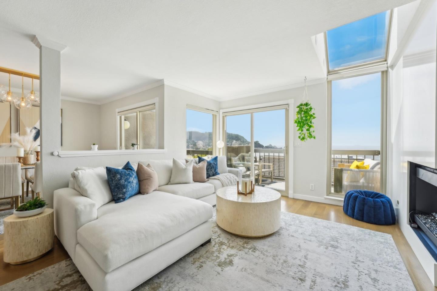 Detail Gallery Image 14 of 68 For 415 Roberts Rd, Pacifica,  CA 94044 - 2 Beds | 2/1 Baths