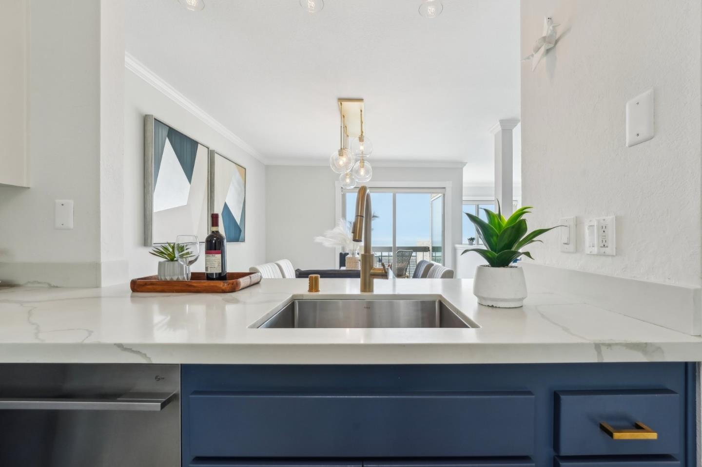 Detail Gallery Image 23 of 68 For 415 Roberts Rd, Pacifica,  CA 94044 - 2 Beds | 2/1 Baths