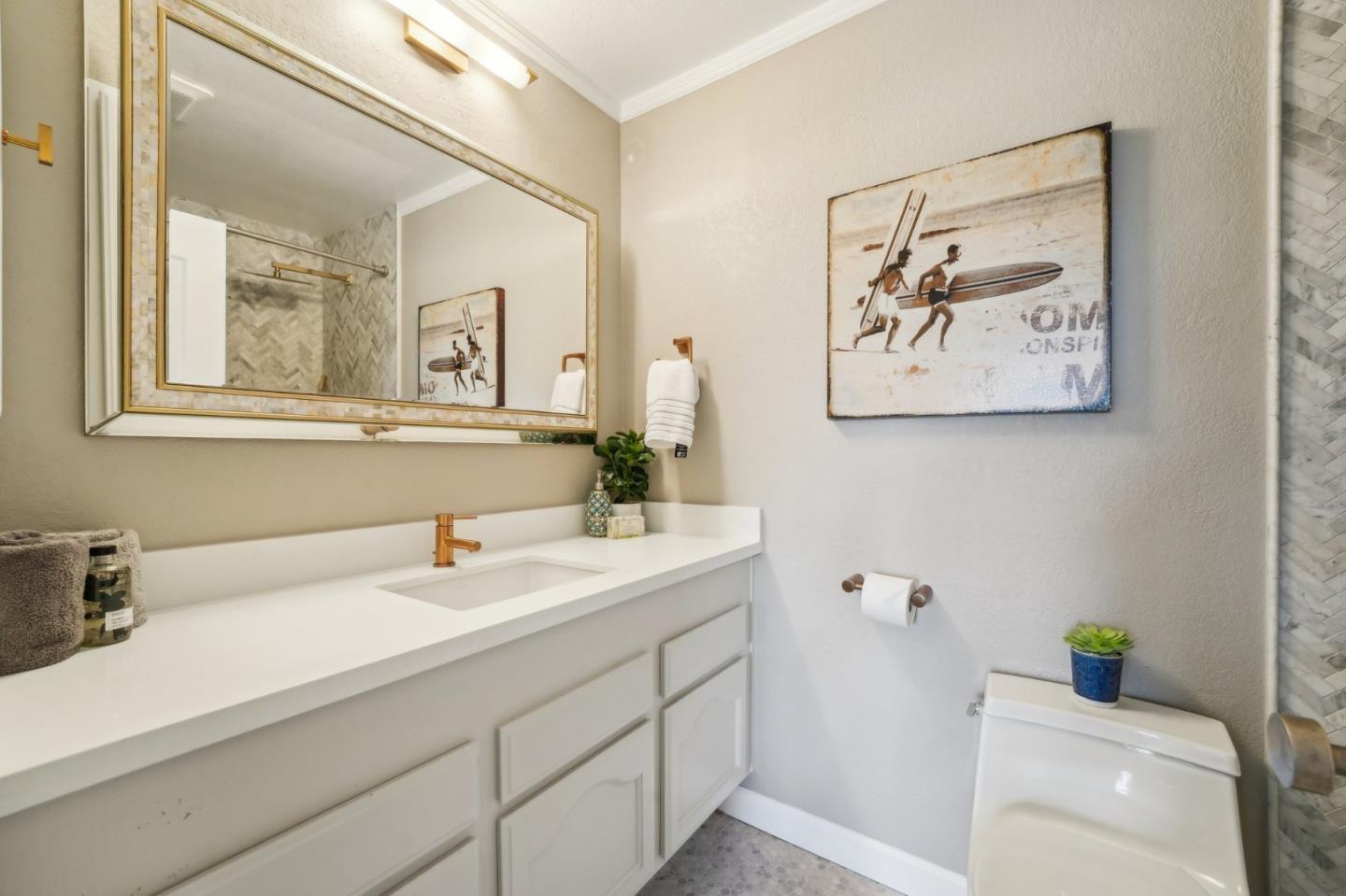Detail Gallery Image 39 of 68 For 415 Roberts Rd, Pacifica,  CA 94044 - 2 Beds | 2/1 Baths