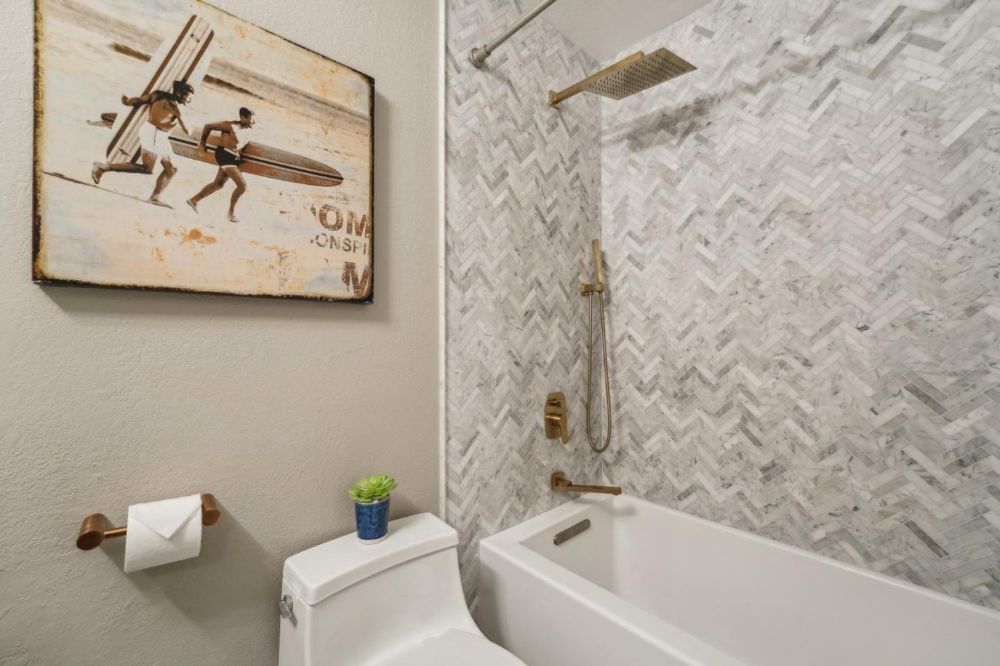 Detail Gallery Image 40 of 68 For 415 Roberts Rd, Pacifica,  CA 94044 - 2 Beds | 2/1 Baths