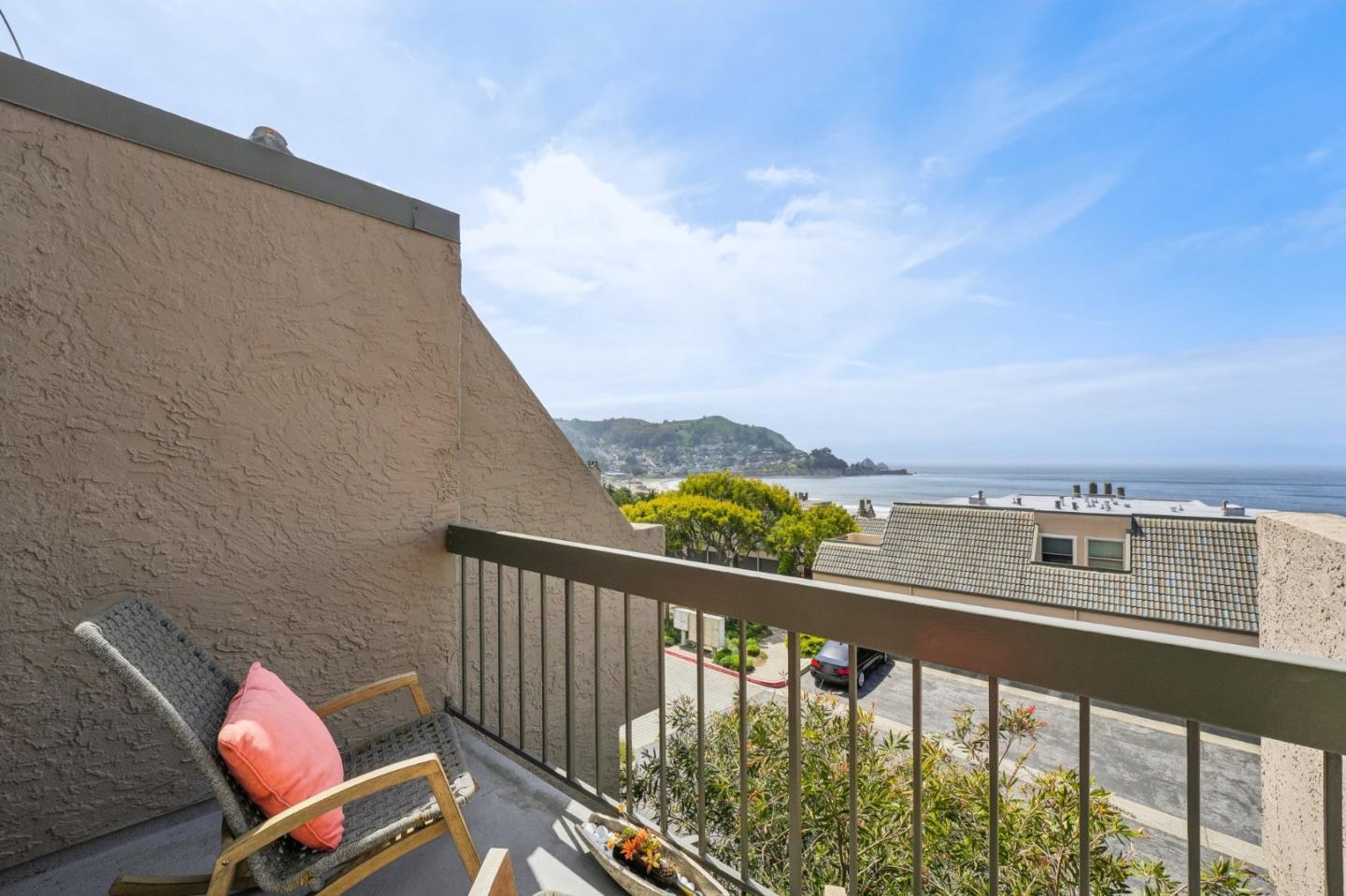 Detail Gallery Image 50 of 68 For 415 Roberts Rd, Pacifica,  CA 94044 - 2 Beds | 2/1 Baths