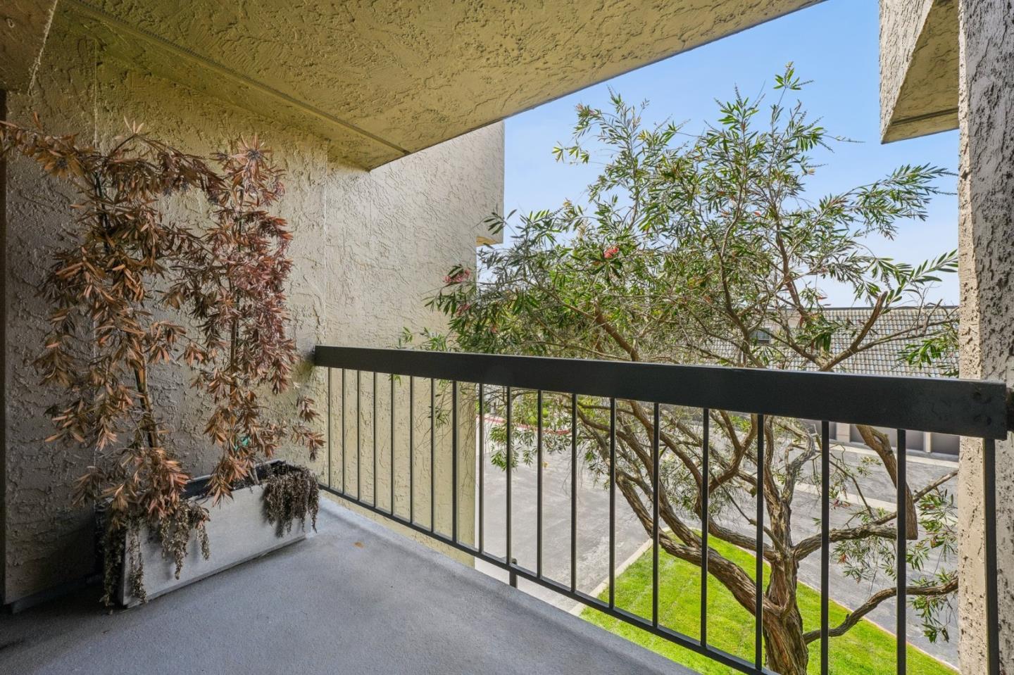 Detail Gallery Image 51 of 68 For 415 Roberts Rd, Pacifica,  CA 94044 - 2 Beds | 2/1 Baths