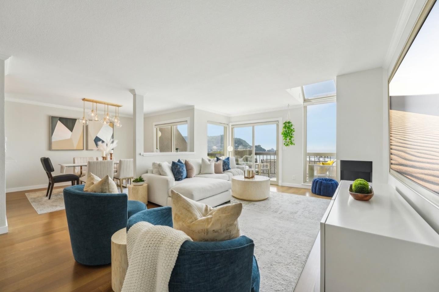 Detail Gallery Image 7 of 68 For 415 Roberts Rd, Pacifica,  CA 94044 - 2 Beds | 2/1 Baths