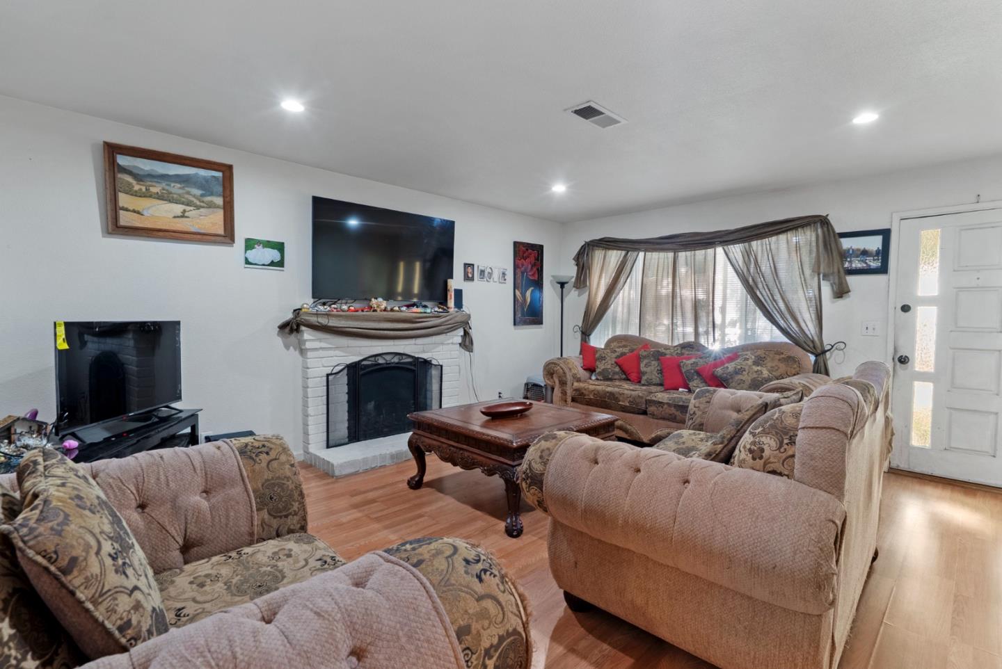 Detail Gallery Image 10 of 36 For 1780 Truckee, Salinas,  CA 93906 - 4 Beds | 2 Baths