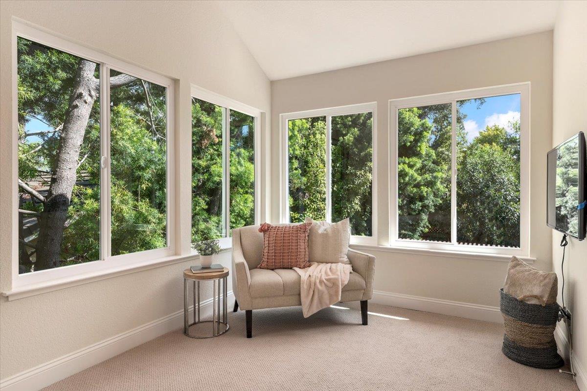 Detail Gallery Image 21 of 36 For 441 Apricot Ln, Mountain View,  CA 94040 - 4 Beds | 2/1 Baths