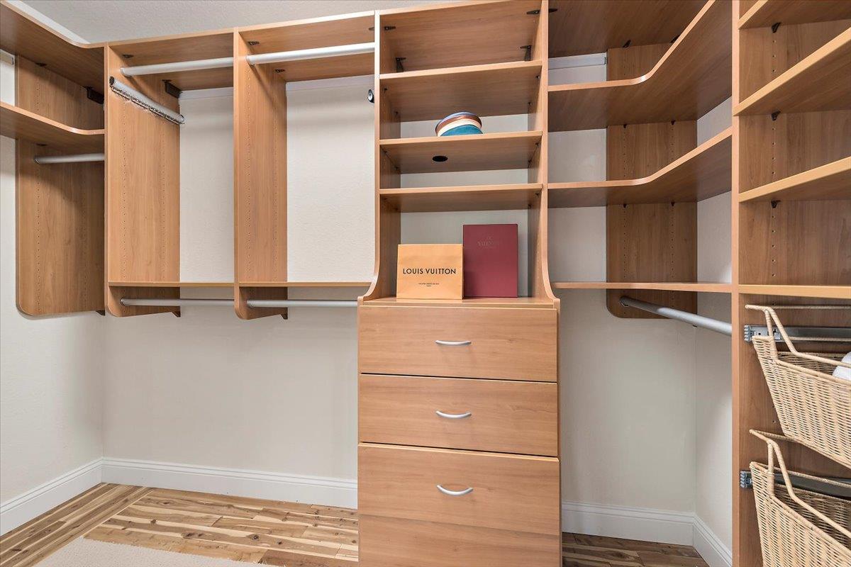 Detail Gallery Image 25 of 36 For 441 Apricot Ln, Mountain View,  CA 94040 - 4 Beds | 2/1 Baths