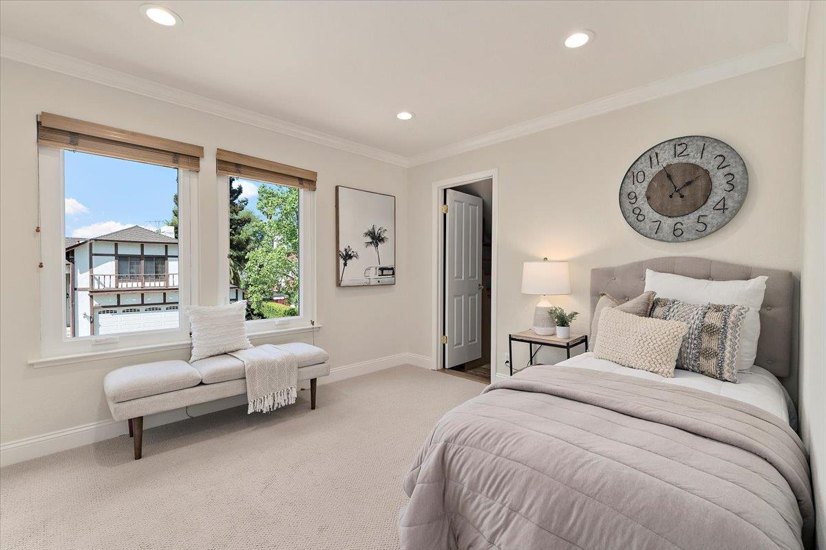Detail Gallery Image 27 of 36 For 441 Apricot Ln, Mountain View,  CA 94040 - 4 Beds | 2/1 Baths