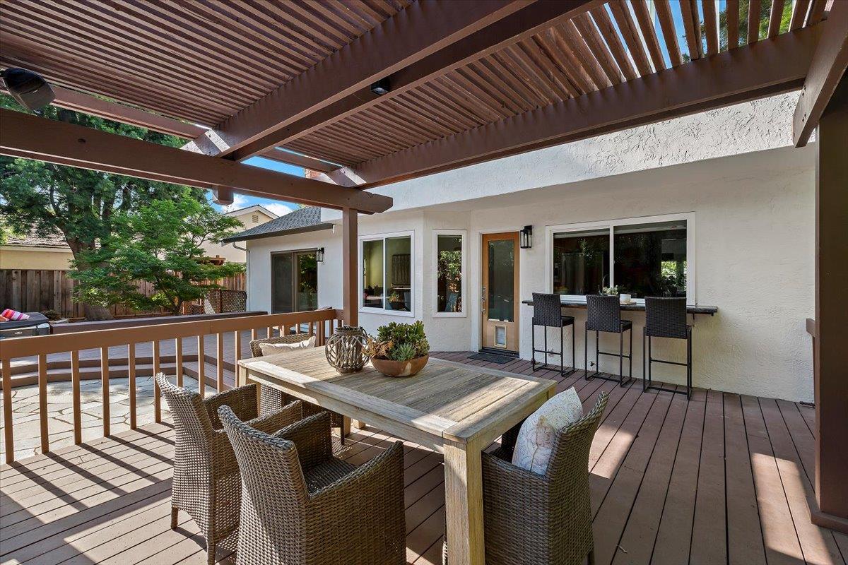 Detail Gallery Image 32 of 36 For 441 Apricot Ln, Mountain View,  CA 94040 - 4 Beds | 2/1 Baths