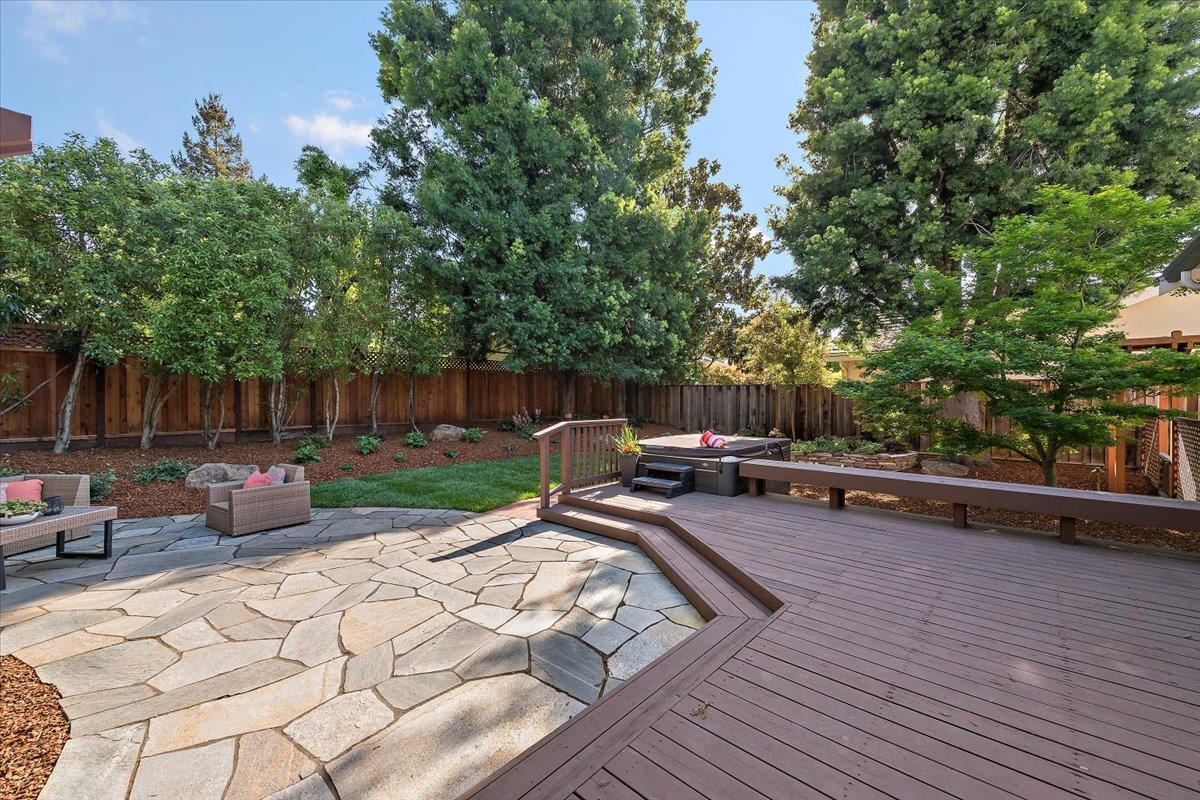 Detail Gallery Image 34 of 36 For 441 Apricot Ln, Mountain View,  CA 94040 - 4 Beds | 2/1 Baths