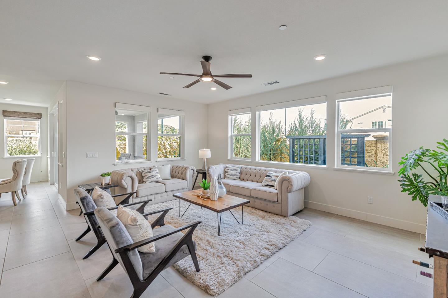 Detail Gallery Image 12 of 67 For 7150 Kirigin Way, Gilroy,  CA 95020 - 4 Beds | 3 Baths