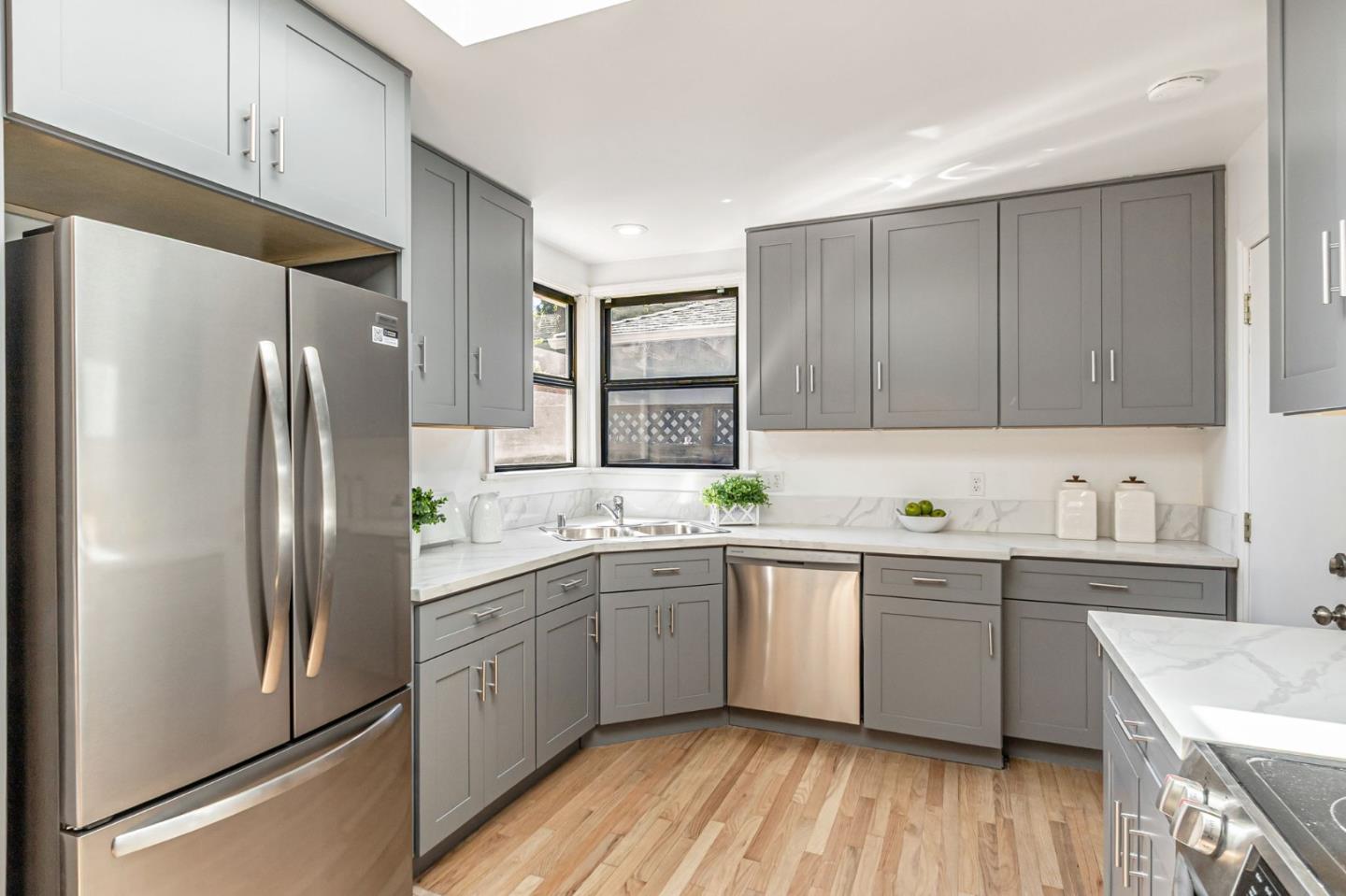 Detail Gallery Image 23 of 59 For 928 Peggy Ln, Menlo Park,  CA 94025 - 4 Beds | 2 Baths