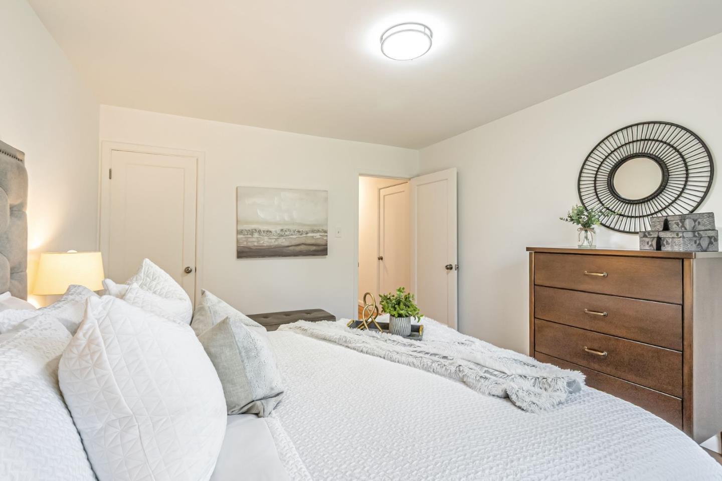 Detail Gallery Image 35 of 59 For 928 Peggy Ln, Menlo Park,  CA 94025 - 4 Beds | 2 Baths