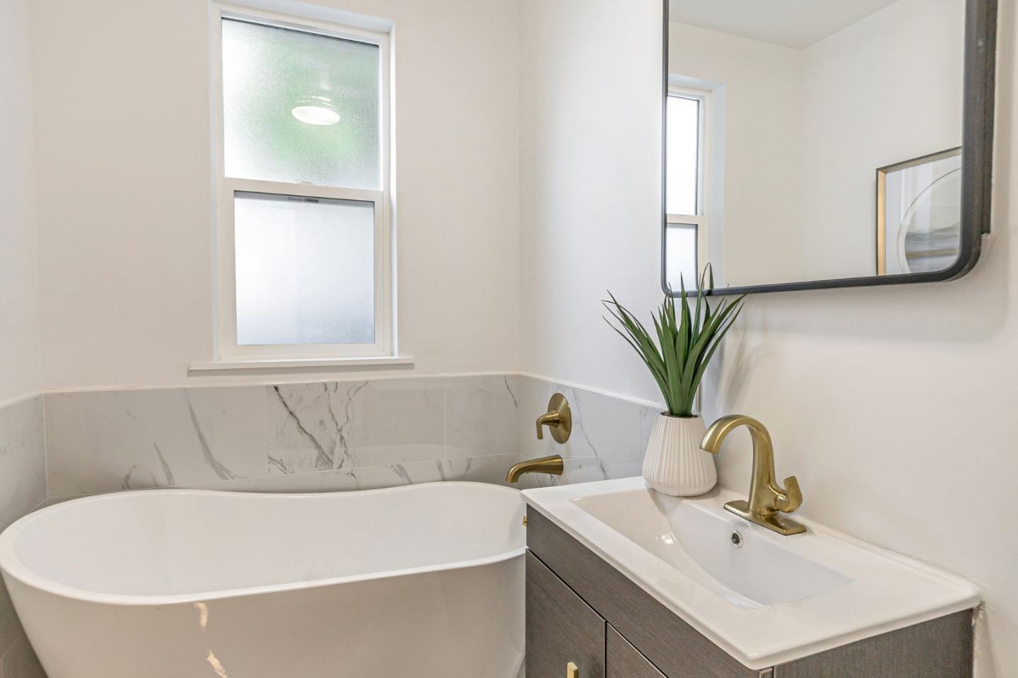Detail Gallery Image 41 of 59 For 928 Peggy Ln, Menlo Park,  CA 94025 - 4 Beds | 2 Baths