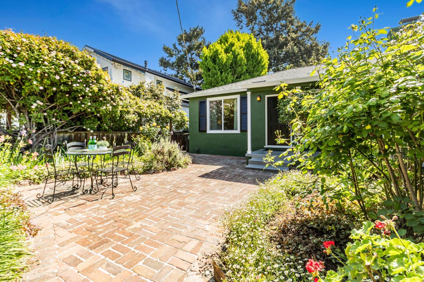 Detail Gallery Image 8 of 59 For 928 Peggy Ln, Menlo Park,  CA 94025 - 4 Beds | 2 Baths