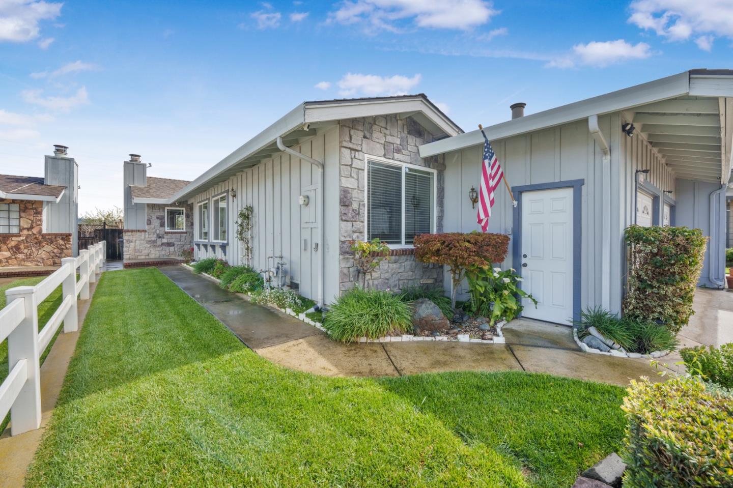 Detail Gallery Image 2 of 29 For 16652 Lone Hill Dr, Morgan Hill,  CA 95037 - 3 Beds | 2 Baths