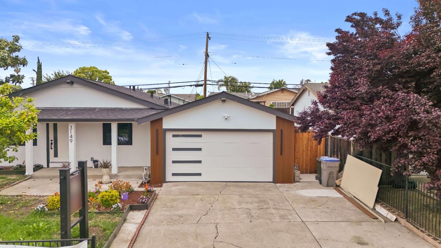 Detail Gallery Image 3 of 31 For 3149 Rocky Mountain Dr, San Jose,  CA 95127 - 3 Beds | 2 Baths