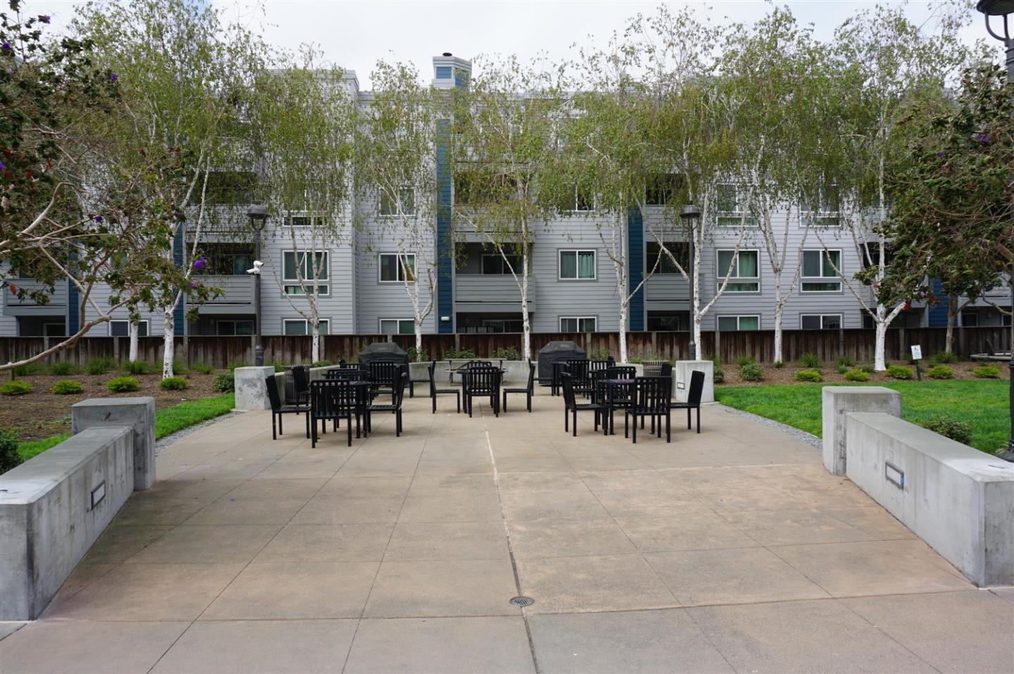 Detail Gallery Image 2 of 25 For 6400 Christie Ave #5220,  Emeryville,  CA 94608 - 2 Beds | 2 Baths