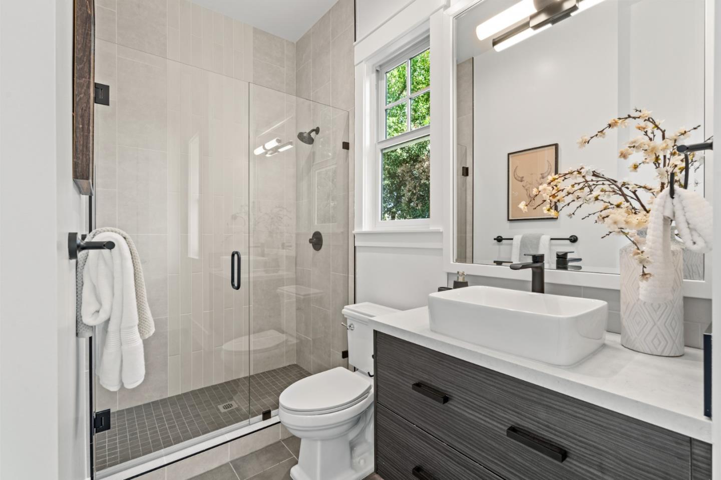 Detail Gallery Image 61 of 91 For 2002 Sunnyview Ln, Mountain View,  CA 94040 - 5 Beds | 4/1 Baths