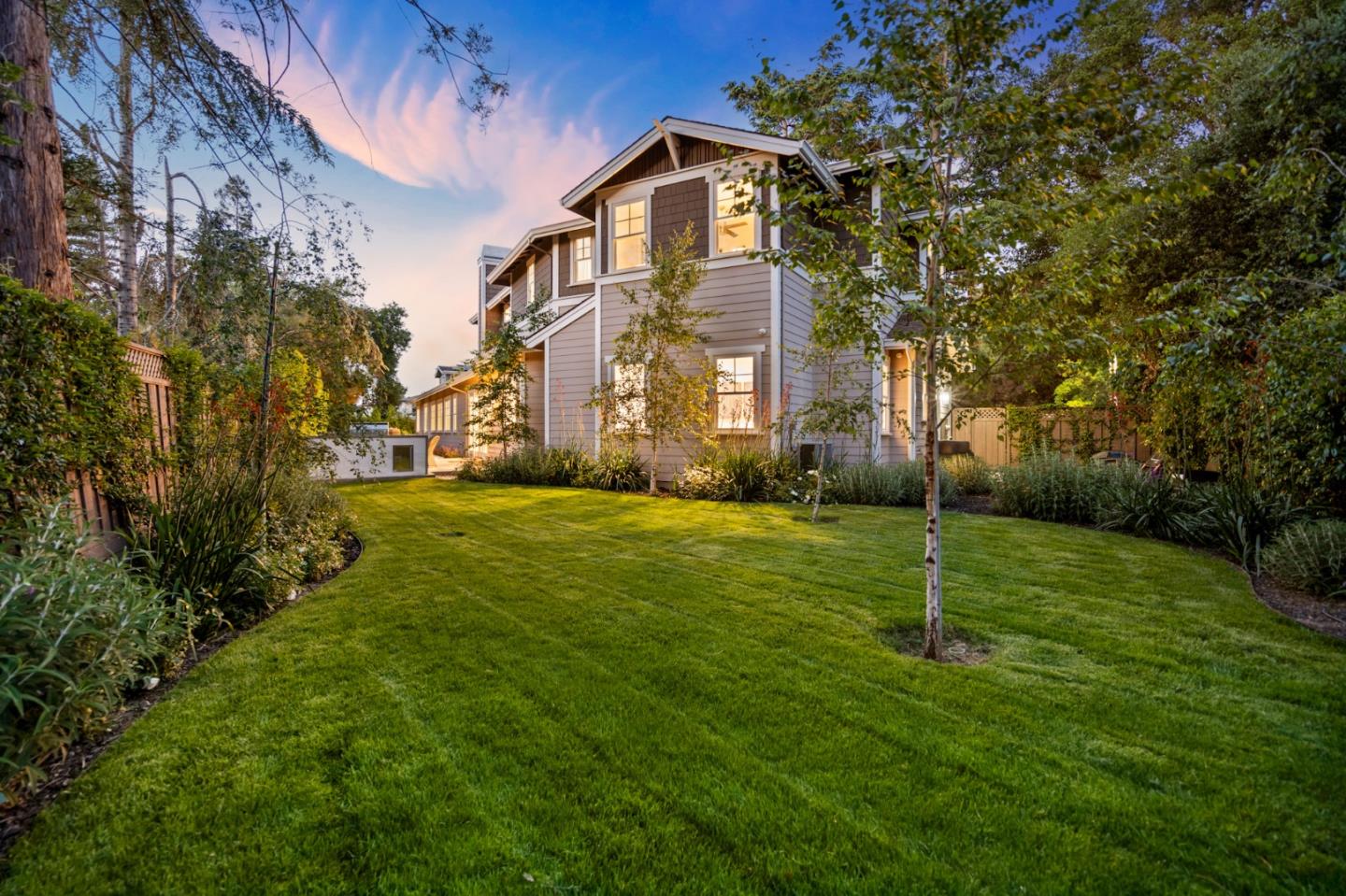Detail Gallery Image 78 of 91 For 2002 Sunnyview Ln, Mountain View,  CA 94040 - 5 Beds | 4/1 Baths
