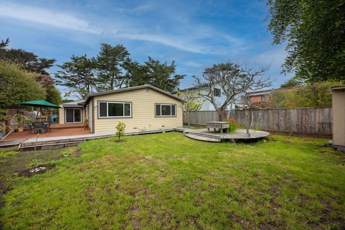Detail Gallery Image 11 of 42 For 1161 Tamarind St, Montara,  CA 94037 - 4 Beds | 3 Baths