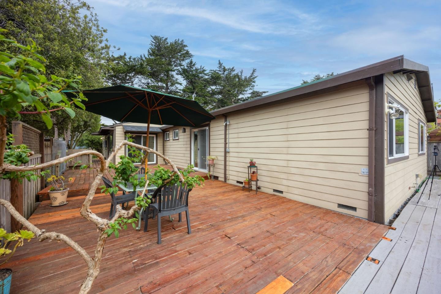 Detail Gallery Image 13 of 42 For 1161 Tamarind St, Montara,  CA 94037 - 4 Beds | 3 Baths