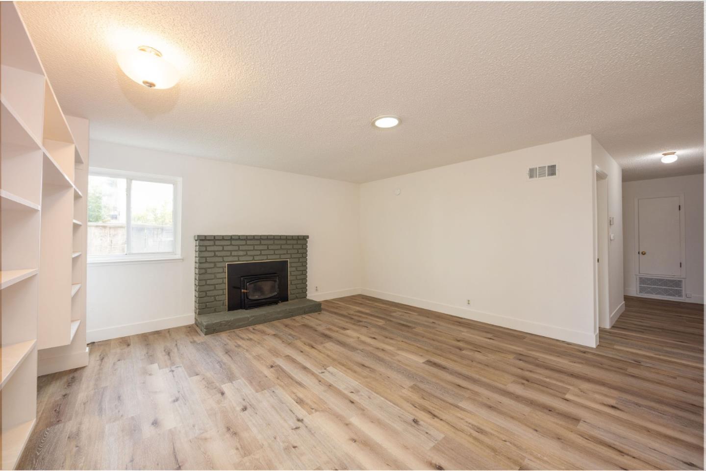 Detail Gallery Image 17 of 42 For 1161 Tamarind St, Montara,  CA 94037 - 4 Beds | 3 Baths