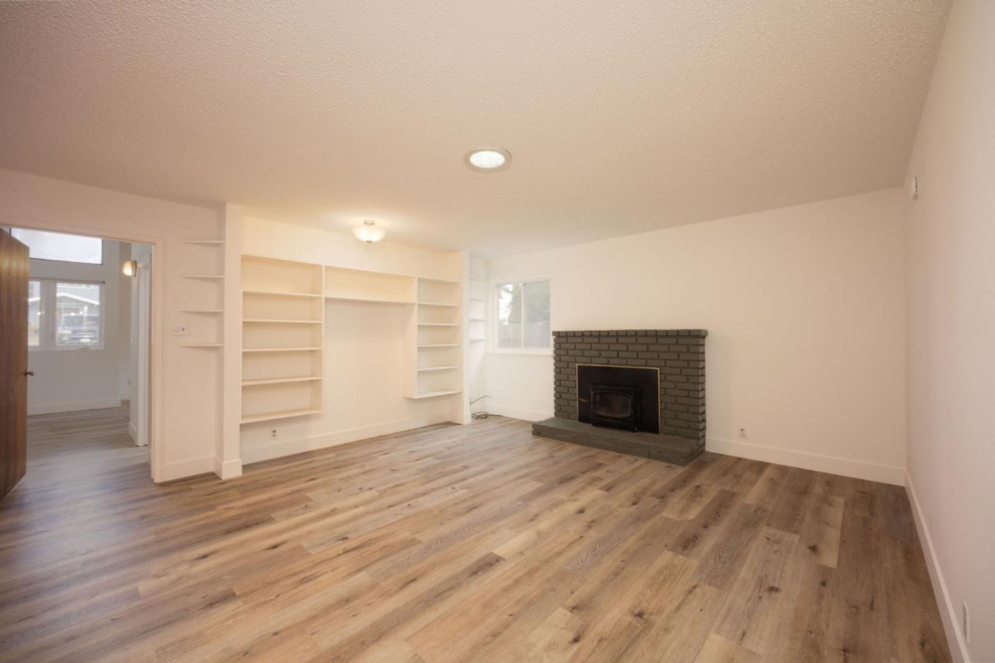 Detail Gallery Image 18 of 42 For 1161 Tamarind St, Montara,  CA 94037 - 4 Beds | 3 Baths