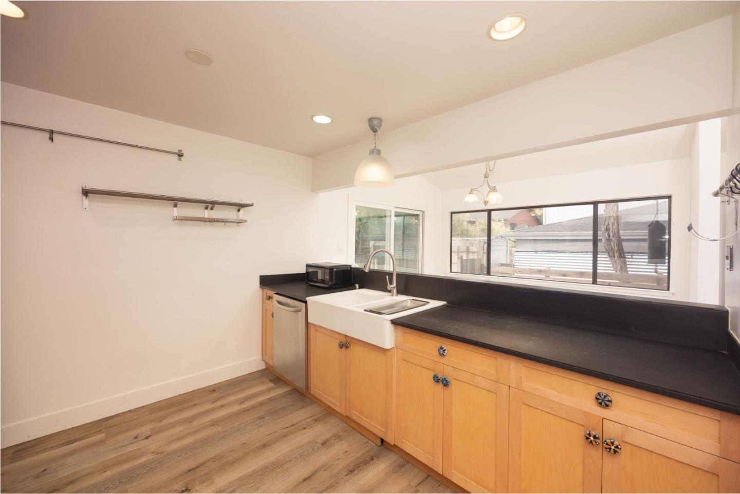 Detail Gallery Image 25 of 42 For 1161 Tamarind St, Montara,  CA 94037 - 4 Beds | 3 Baths