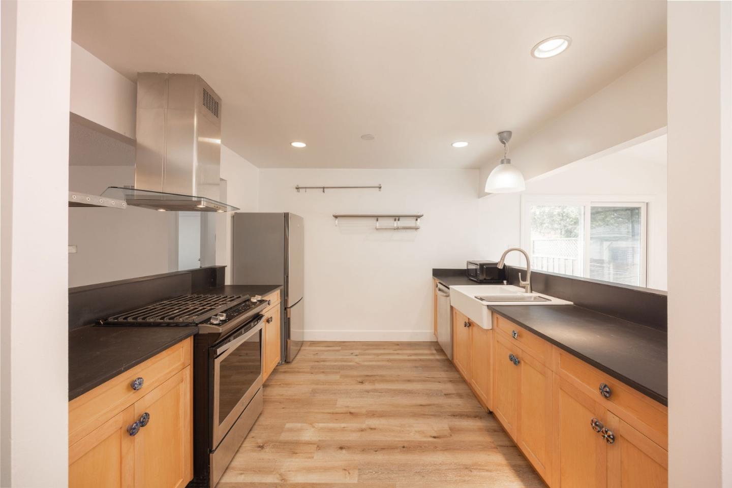 Detail Gallery Image 26 of 42 For 1161 Tamarind St, Montara,  CA 94037 - 4 Beds | 3 Baths