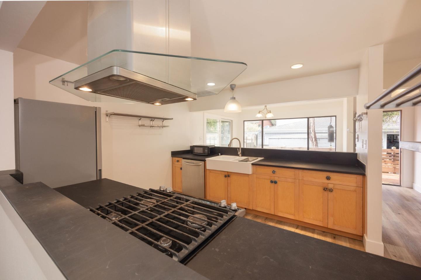 Detail Gallery Image 27 of 42 For 1161 Tamarind St, Montara,  CA 94037 - 4 Beds | 3 Baths