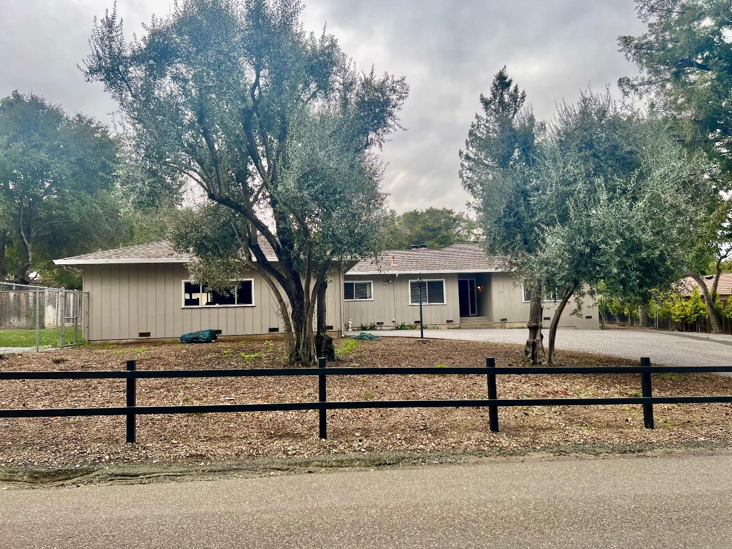 Photo of 19519 Glen Una Drive, Saratoga, CA 95070