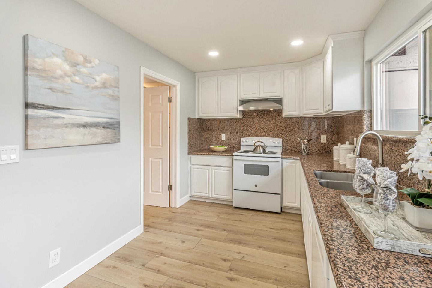 Detail Gallery Image 9 of 32 For 3293 Column Ct, San Jose,  CA 95111 - 3 Beds | 2 Baths